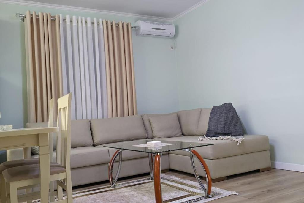 Apartment Spacious Modern Close To Centre - Rruga At Zef Valentini, Block 20, 2nd Floor Tirana